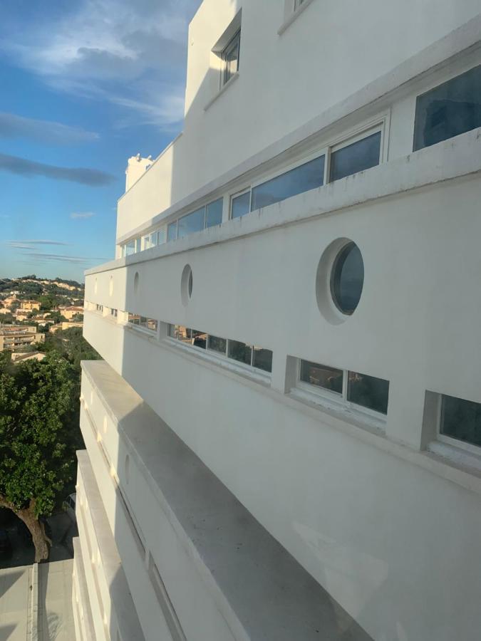 Elegant Studio Et Parking Dans Batiment Historique Saint-Tropez Exterior foto