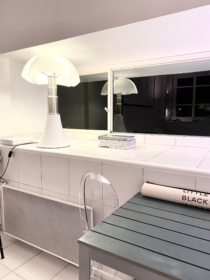 Elegant Studio Et Parking Dans Batiment Historique Saint-Tropez Exterior foto